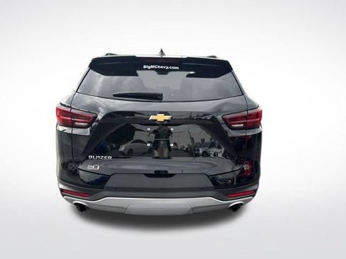 Used 2024 Chevrolet Blazer LT w/ Convenience Package FWD image 4