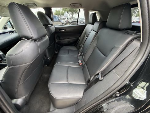 Used 2025 Toyota Corolla Cross XLE FWD image 29