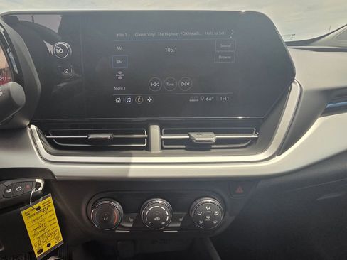 New 2026 Chevrolet Trax LS w/ LS Convenience Package FWD image 16