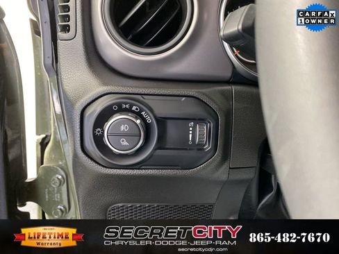 Used 2023 Jeep Gladiator Sport image 14