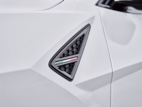 Used 2024 Lamborghini Urus Performante image 11