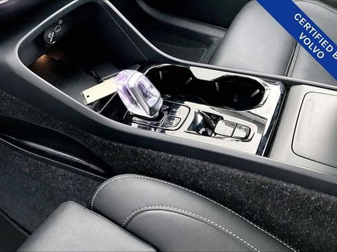 Certified 2025 Volvo XC40 B5 Plus image 18