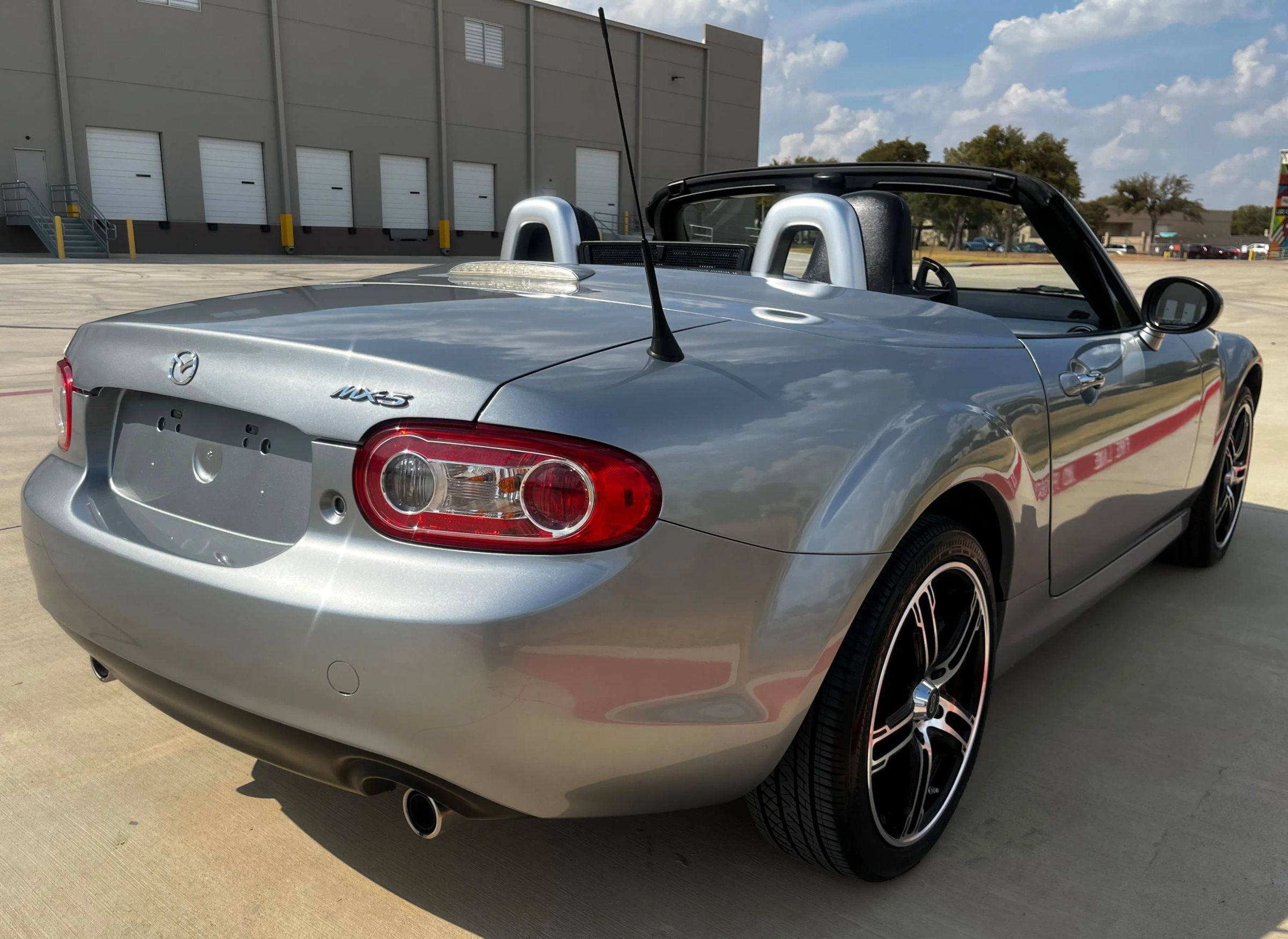 Used 2012 MAZDA MX-5 Miata Touring RWD image 7