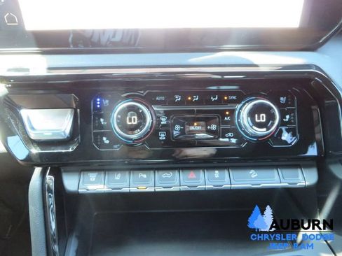 Used 2026 GMC Sierra 3500 AT4 w/ AT4 Premium Plus Package AWD/4WD image 33