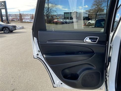 Used 2022 Jeep Grand Cherokee Limited image 26