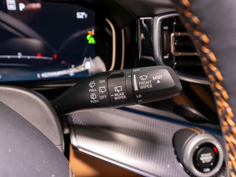 Used 2023 Jeep Grand Wagoneer Series III image 36