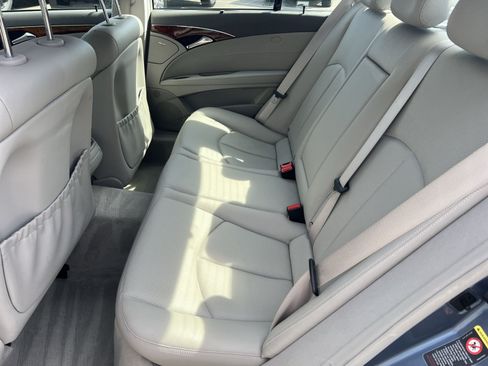 Used 2005 Mercedes-Benz E 320 4MATIC Sedan image 23