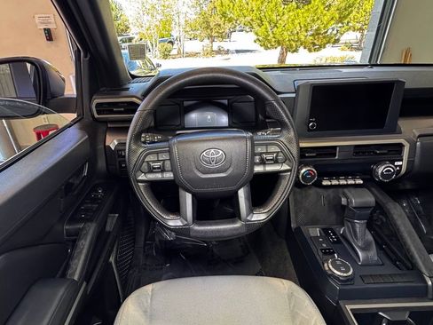 Certified 2025 Toyota Tacoma SR5 AWD/4WD image 21