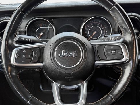 Used 2021 Jeep Wrangler Unlimited Sahara AWD/4WD image 18