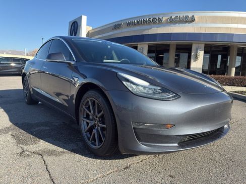 Used 2020 Tesla Model 3 Standard Range Plus image 1
