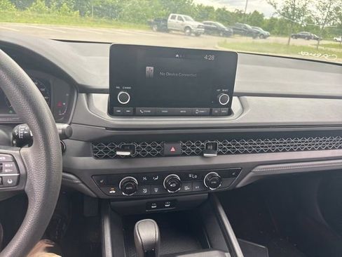 Used 2024 Honda Accord EX image 23