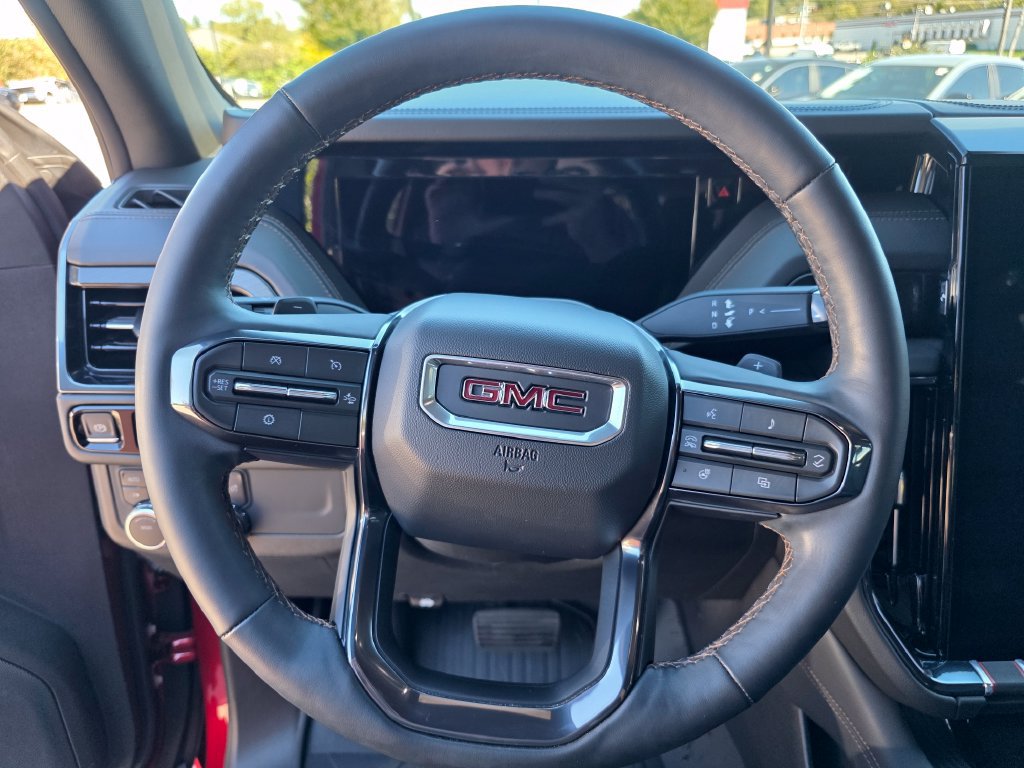 Used 2025 GMC Yukon AT4 AWD/4WD image 22