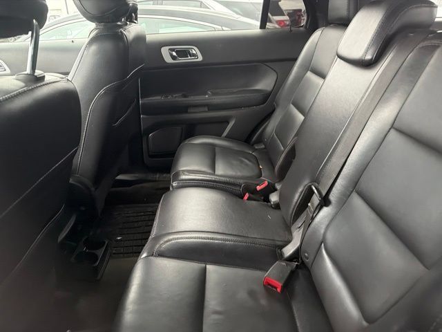Used 2015 Ford Explorer XLT w/ Equipment Group 202A AWD/4WD image 18