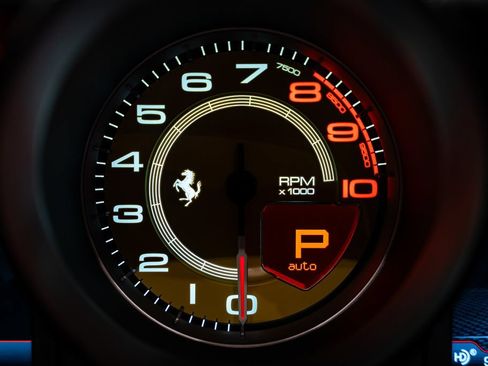 Used 2021 Ferrari F8 Tributo RWD image 29