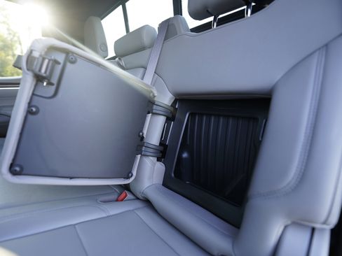 Used 2025 Chevrolet Silverado 1500 LT Trail Boss w/ Convenience Package II image 10