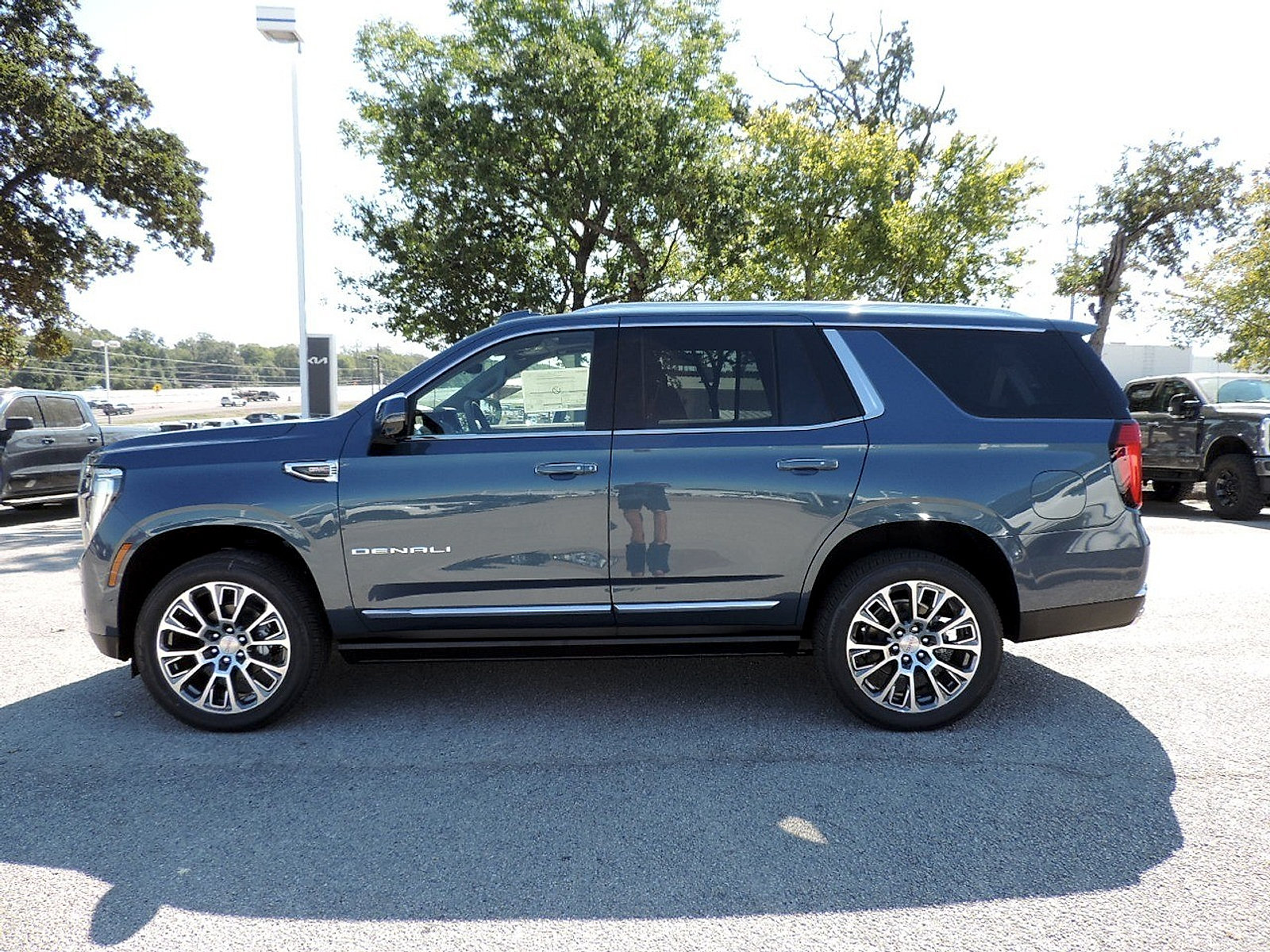 New 2027 GMC Yukon Denali w/ Denali Reserve Package AWD/4WD image 10