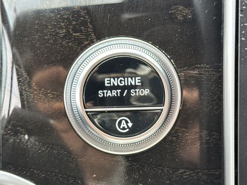 Used 2024 Mercedes-Benz GLC 300 image 22