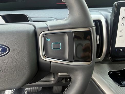 New 2025 Ford Expedition Active image 23