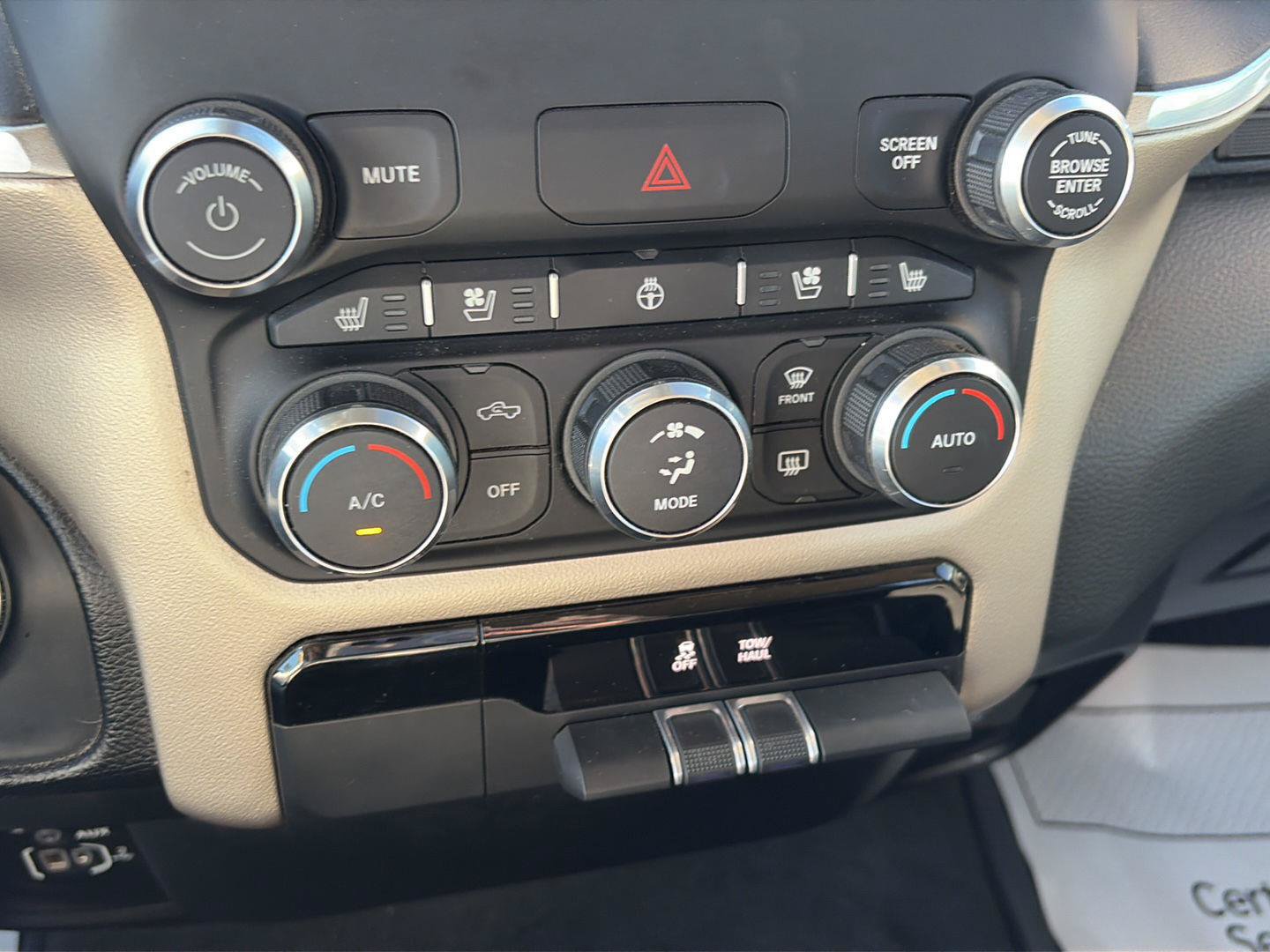 Used 2020 RAM 1500 Laramie AWD/4WD image 24