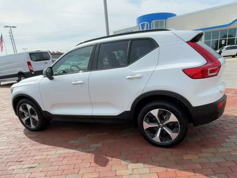 Used 2026 Volvo XC40 B5 Plus AWD/4WD image 7