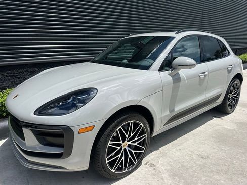 Certified 2023 Porsche Macan AWD/4WD image 7