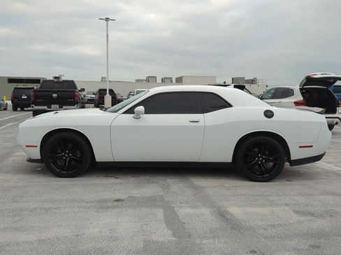 Used 2018 Dodge Challenger SXT Plus image 5