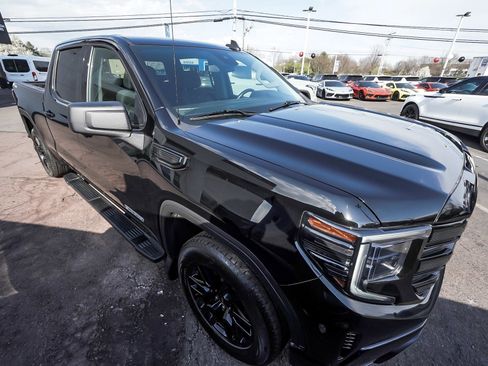 Used 2023 GMC Sierra 1500 Elevation w/ LPO, Elevation Black Package image 3
