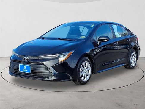 Used 2024 Toyota Corolla LE image 1