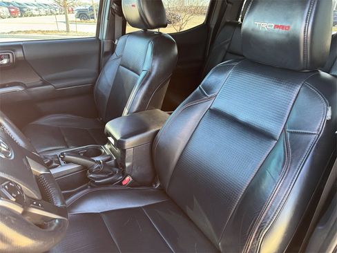 Used 2017 Toyota Tacoma TRD Pro image 27