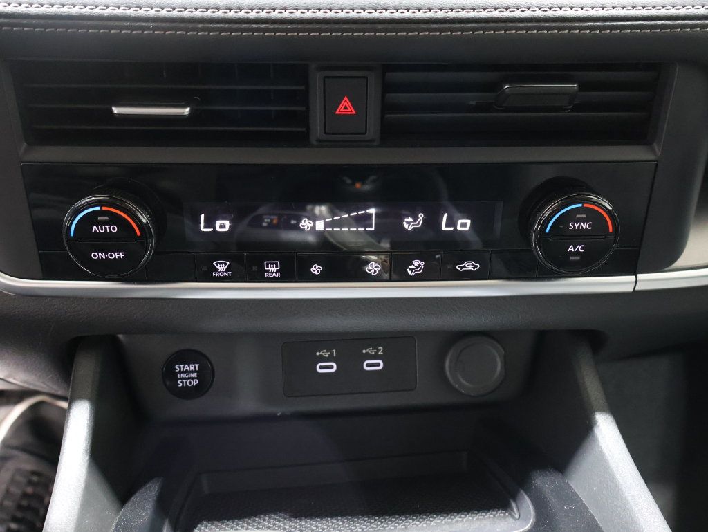 Used 2024 Nissan Rogue SV AWD/4WD image 32