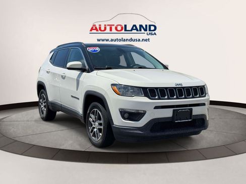 Used 2018 Jeep Compass Latitude w/ Popular Equipment Group AWD/4WD image 3