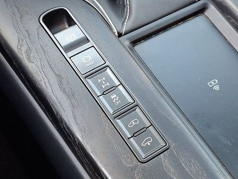 Used 2023 Lexus LX 600 4WD w/ Luxury Package image 29