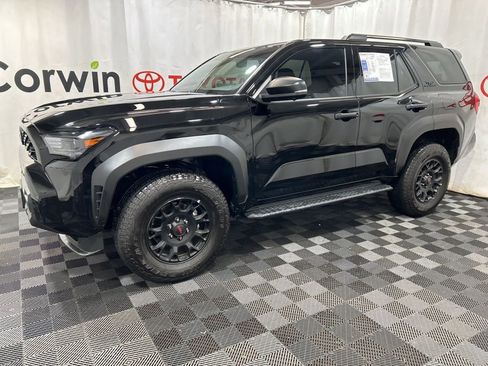 Used 2025 Toyota 4Runner TRD Off-Road Premium w/ Tow Technology Package image 4