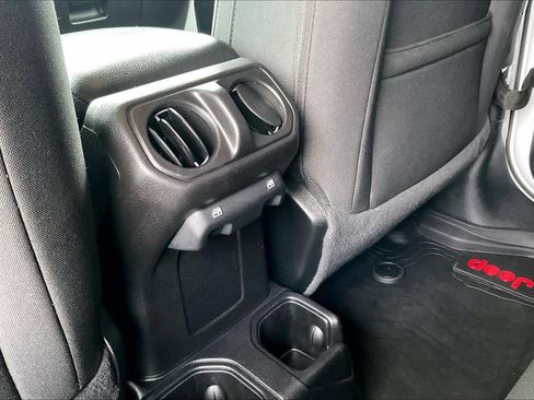 Used 2020 Jeep Gladiator Sport w/ Quick Order Package 24S image 37