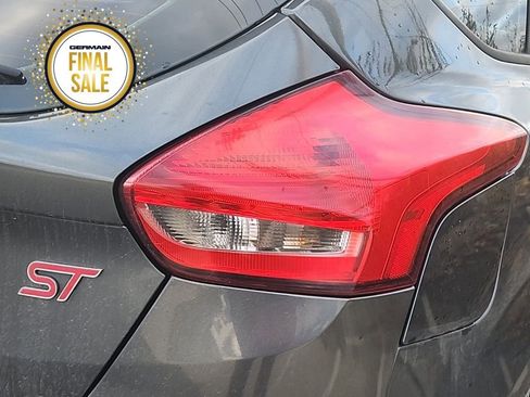 Used 2017 Ford Focus ST image 8