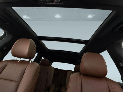 Used 2024 Mercedes-Benz GLS 450 4MATIC w/ AMG Line Exterior image 13