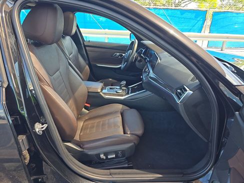 Used 2019 BMW 330i Sedan w/ M Sport Package RWD image 11