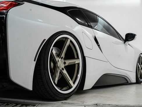 Used 2014 BMW i8 image 13