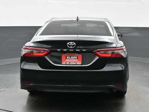Used 2021 Toyota Camry LE FWD image 5