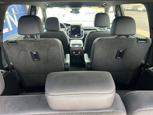 Used 2024 GMC Acadia Elevation w/ Trailering Package image 21