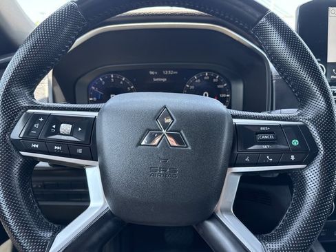 Used 2023 Mitsubishi Outlander SE FWD image 23