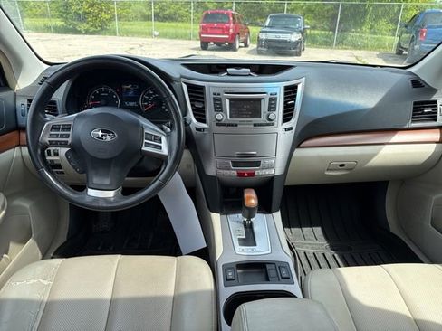 Used 2014 Subaru Outback 2.5i Limited w/ Moonroof Package AWD/4WD image 14
