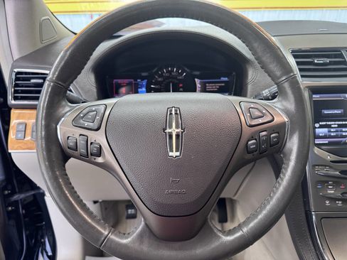 Used 2013 Lincoln MKX Base AWD 4dr SUV image 26