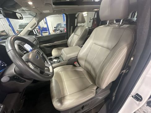 Used 2021 Ford Expedition XLT AWD/4WD image 17