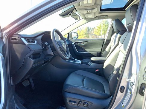 Certified 2025 Toyota RAV4 XLE Premium image 13
