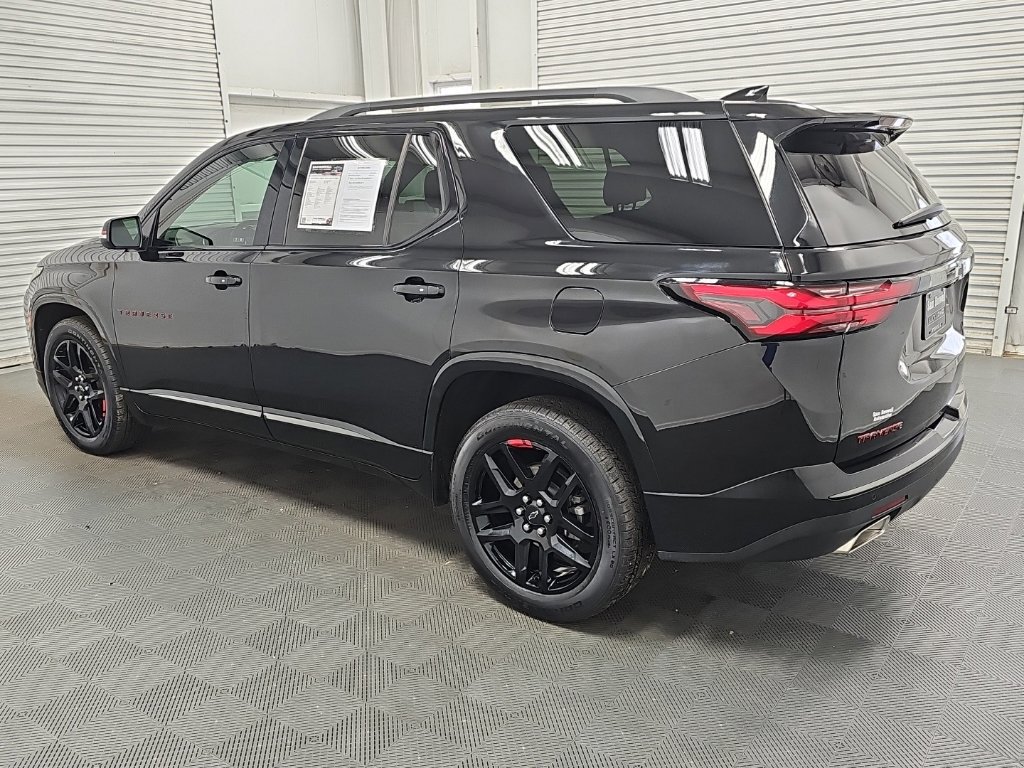 Used 2023 Chevrolet Traverse Premier FWD image 6