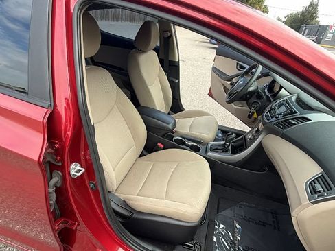 Used 2016 Hyundai Elantra SE FWD image 27