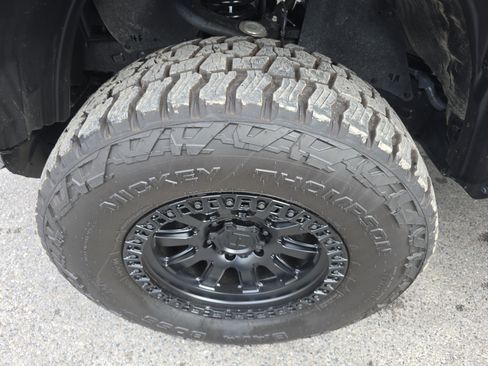 Used 2023 Toyota Tacoma SR image 11