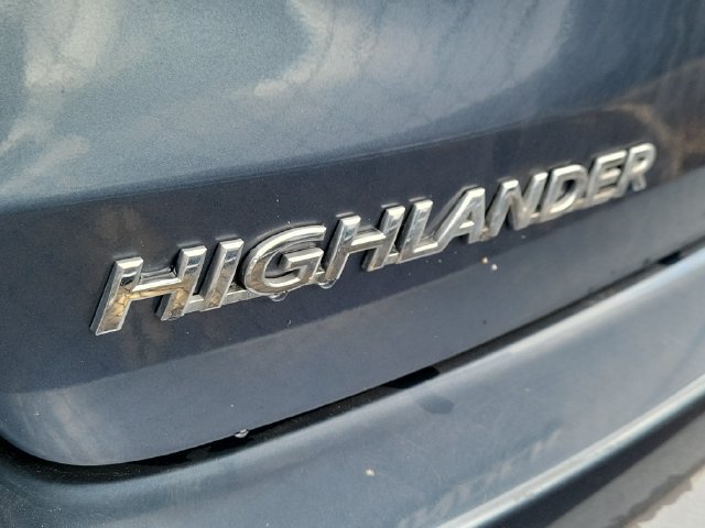 Used 2018 Toyota Highlander LE FWD image 4