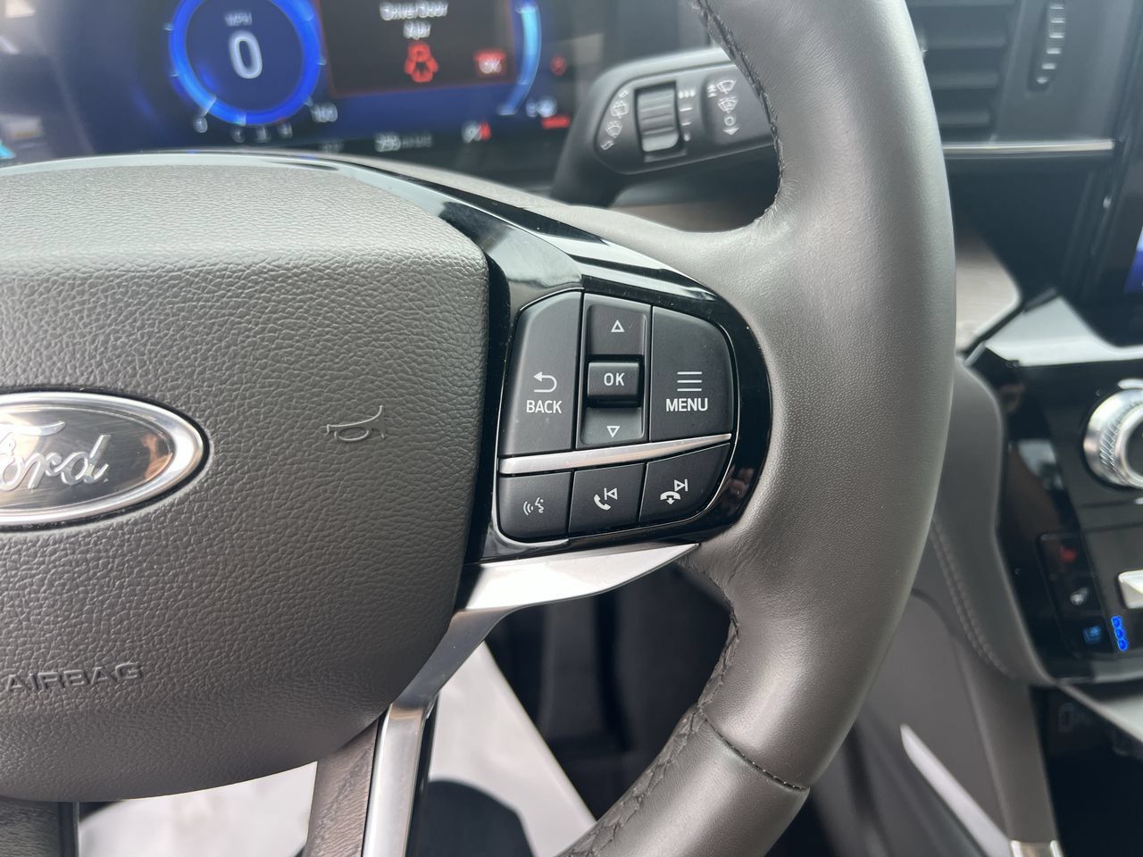 Used 2023 Ford Explorer Platinum w/ Technology Package AWD/4WD image 20